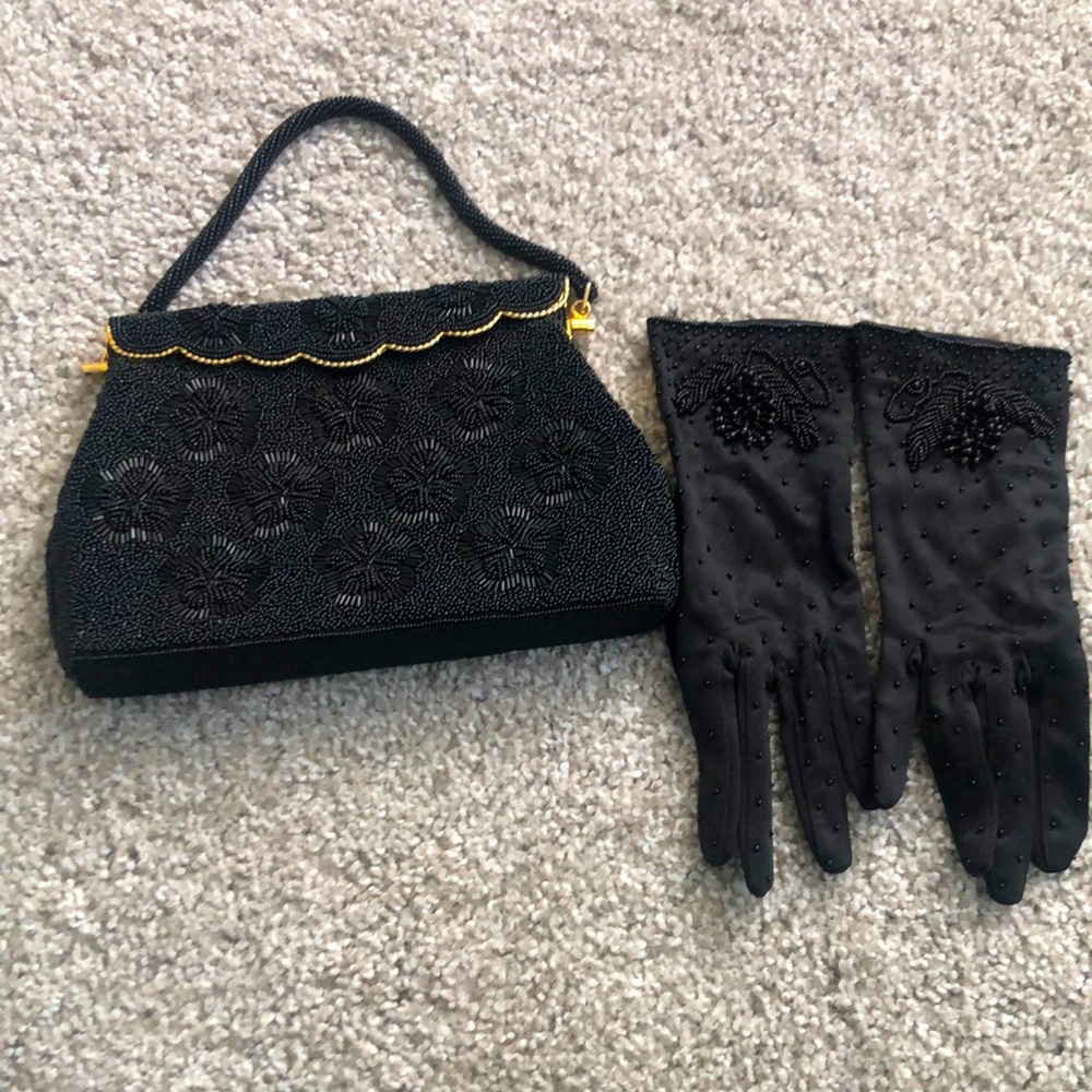 THIS ITEM IS SOLD. Vintage Beaded Bag. Quite Exquisite.